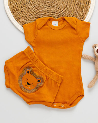 Conjunto Body Tapa Fralda Suedine Caramelo Bordado Bumbum