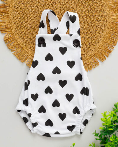 Jardineira Bebê Romper Suedine Estampado Coração Preto