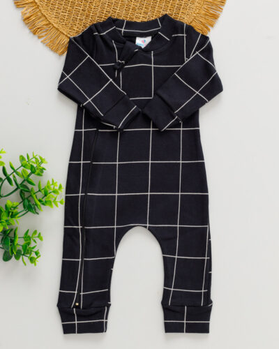 Macacão Bebê Suedine Preto Estampado Quadriculado